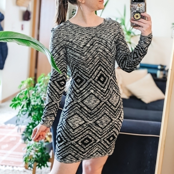 Trina Turk Geometric Long Sleeve Knit Mini Dress - Picture 1 of 8